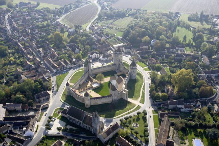 Les plus beaux châteaux : Blandy-les-Tours