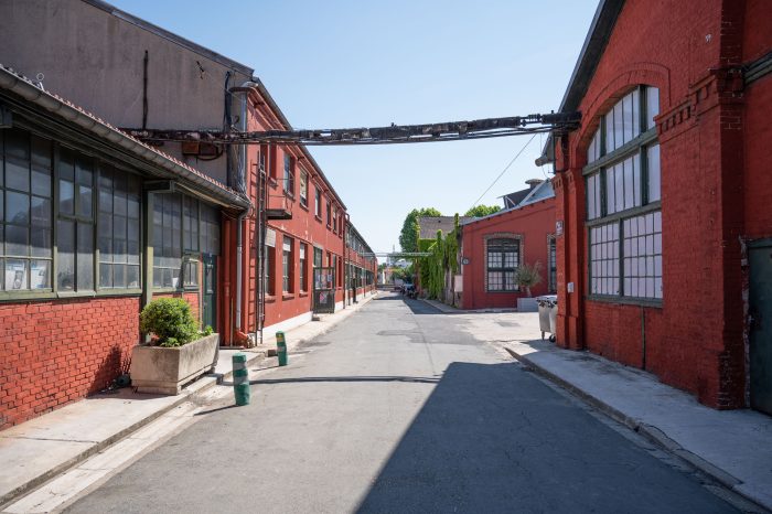 Photo de la manufacture de l'orfèvrerie Bouilhet-Christofle : 1er lieu de patrimoine industriel.