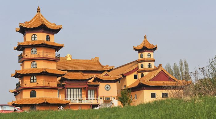 La pagode Chùa Khánh Anh d'Évry : 2e lieu en lien avec le patrimoine religieux.