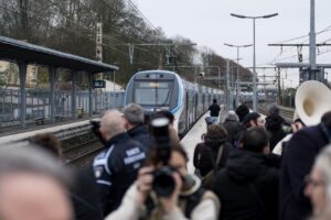 Photo par Aymeric Guillonneau - Région Île-de-France. Arrivée d'un train RER NG en gare.