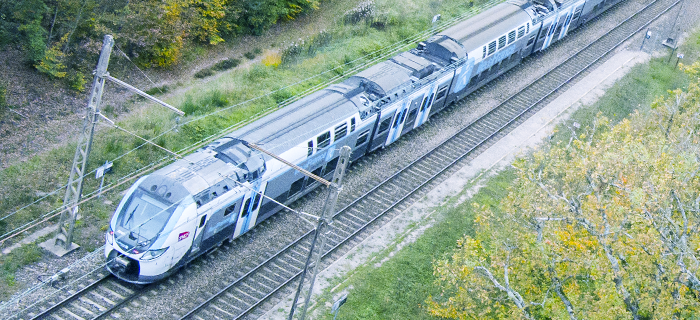 Photo d'un train Regio 2N en circulation pour illustrer le sujet hiver & givre.