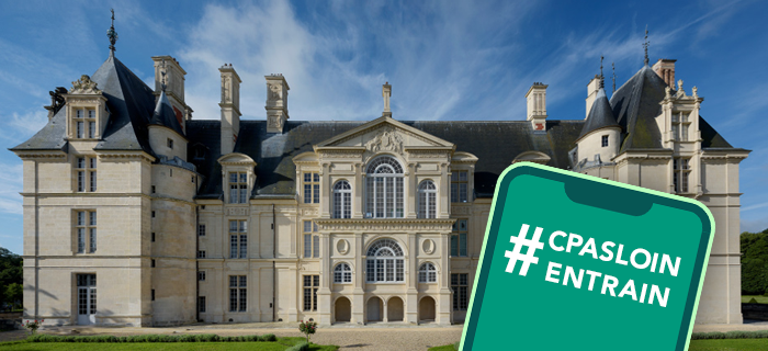 Pour illustrer les sorties musées accessibles en RER D : une photo du Musée National de la Renaissance au Château d'Écouen en arrière plan. Au premier plan, une illustration d'un téléphone mobile sur lequel il est écrit #CPASLOINENTRAIN.