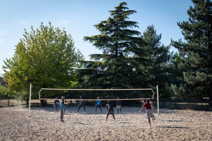 Photo du parc interdépartemental des sports de Choisy Paris-Val-de-Marne pour illustrer le volet de #CESTPASLOINENTRAIN consacré aux parcs accessibles en RER D.
